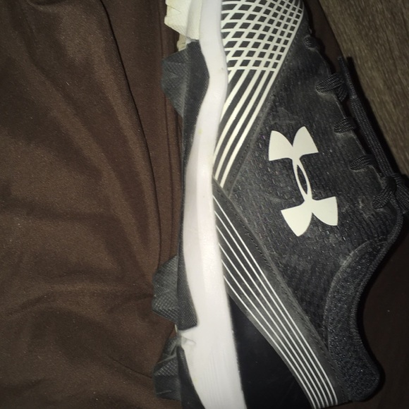 Under armor cleats black and white - Picture 3 of 3